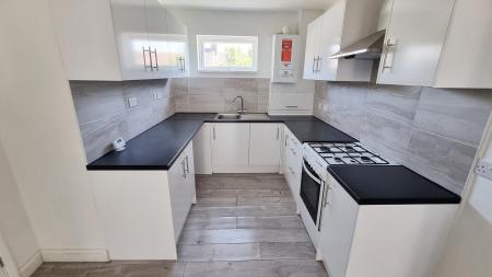 4 bedroom Terraced House to let in Knox Road, Wellingborough