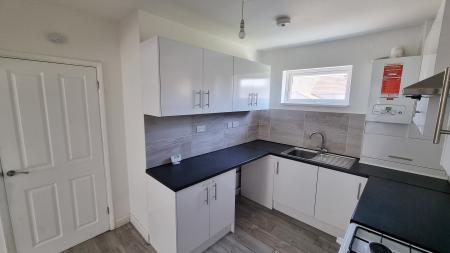 4 bedroom Terraced House to let in Knox Road, Wellingborough