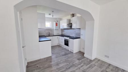4 bedroom Terraced House to let in Knox Road, Wellingborough