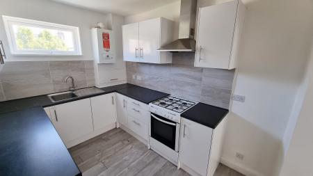 4 bedroom Terraced House to let in Knox Road, Wellingborough