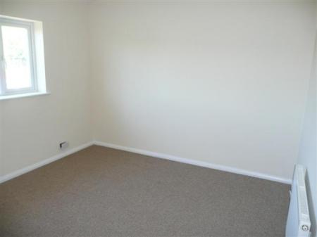 3 bedroom Semi-detached house to let in Shelley Road, Wellingborough, NN8