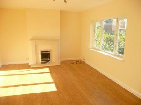 3 bedroom Semi-detached house to let in Shelley Road, Wellingborough, NN8