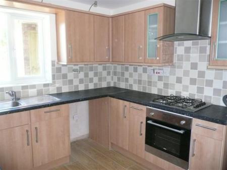 3 bedroom Semi-detached house to let in Shelley Road, Wellingborough, NN8