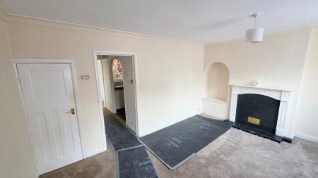 3 bedroom Semi-detached house to let in Priory Road, Wellingborough, NN8