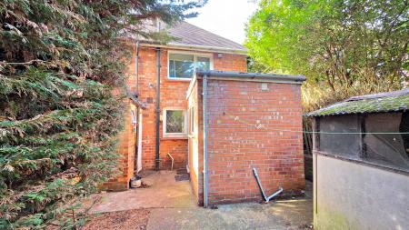 3 bedroom Semi-detached house to let in Priory Road, Wellingborough, NN8
