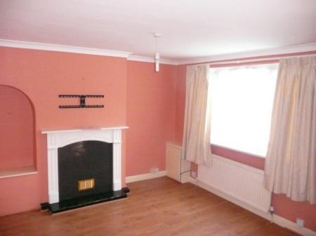 3 bedroom Semi-detached house to let in Priory Road, Wellingborough, NN8