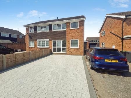 Torrington Crescent, Wellingborough, NN8