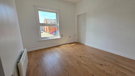 1 bedroom Flat to let in Wellingborough Road, Rushden, NN10