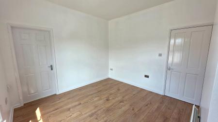 1 bedroom Flat to let in Wellingborough Road, Rushden, NN10