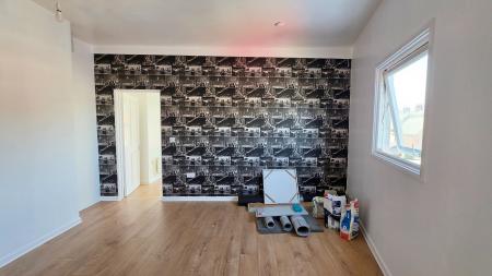 1 bedroom Flat to let in Wellingborough Road, Rushden, NN10