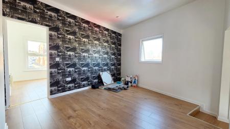 1 bedroom Flat to let in Wellingborough Road, Rushden, NN10