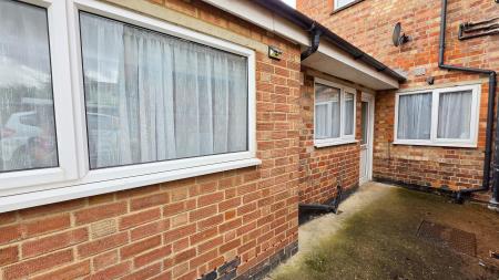 1 bedroom Flat to let in Ranelagh Road, Wellingborough, NN8