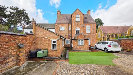 1 bedroom Flat to let in Ranelagh Road, Wellingborough, NN8
