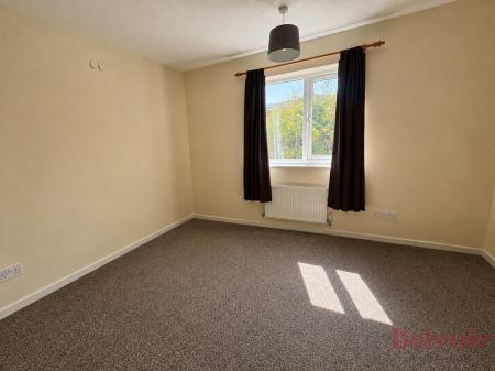 2 bedroom Semi-detached house to let in Sandringham Close, Wellingborough