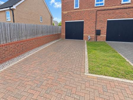 2 bedroom Terraced House for sale in Talbot Road North, Wellingborough