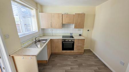 3 bedroom Terraced House to let in Hardwick Road, Little Harrowden, NN9