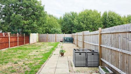 3 bedroom Terraced House to let in Hardwick Road, Little Harrowden, NN9
