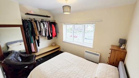 3 bedroom Terraced House to let in Hardwick Road, Little Harrowden, NN9