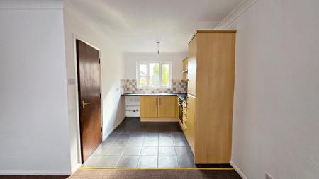 1 bedroom Flat to let in Fields View, Wellingborough, NN8