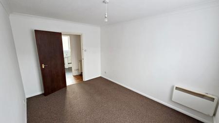 1 bedroom Flat to let in Fields View, Wellingborough, NN8