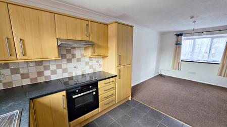 1 bedroom Flat to let in Fields View, Wellingborough, NN8