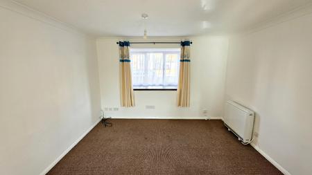 1 bedroom Flat to let in Fields View, Wellingborough, NN8