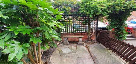 2 bedroom Cottage to let in Huddlestones Wharf, Newark, NG24