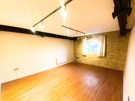 2 bedroom Flat to let in The Brewhouse, Castle Brewery, Newark, NG24