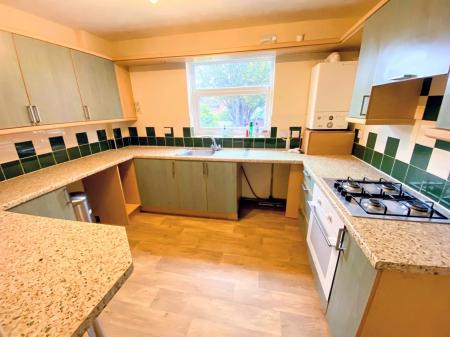 2 bedroom Flat to let in St Georges Court, George Street, Newark, NG24