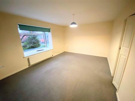 2 bedroom Flat to let in St Georges Court, George Street, Newark, NG24