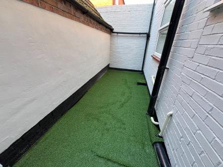 1 bedroom Flat to let in Cross Street, Newark, NG24