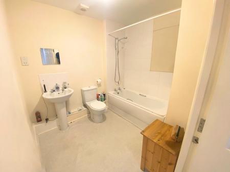 2 bedroom Flat to let in The Courtyard, Castle Brewery, Newark, NG24