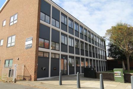 1 bedroom Flat to let in Lombard Street, Newark, NG24