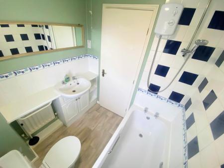 3 bedroom Semi-detached house to let in Wheatsheaf Ave, Newark, NG24