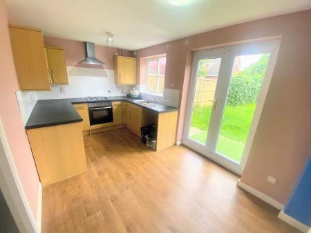 3 bedroom Semi-detached house to let in Wheatsheaf Ave, Newark, NG24
