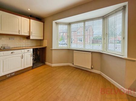 3 bedroom Semi-detached house to let in De Caldwell Drive, Newark, NG24