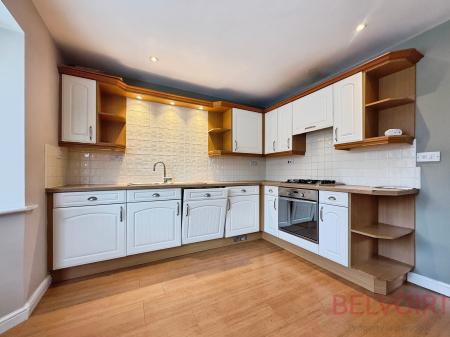 3 bedroom Semi-detached house to let in De Caldwell Drive, Newark, NG24