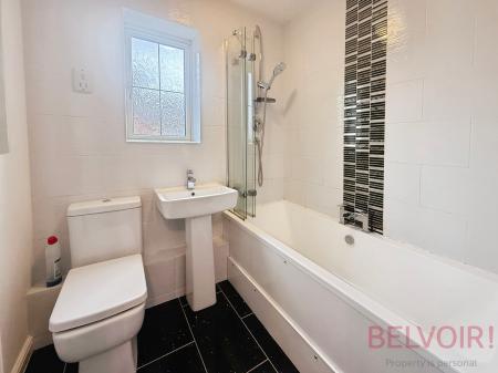 3 bedroom Semi-detached house to let in De Caldwell Drive, Newark, NG24
