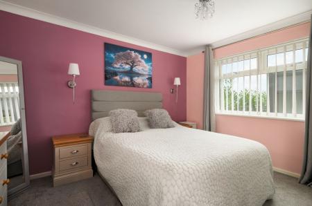 3 bedroom Bungalow for sale in Clayhill Crescent, Newbury, RG14