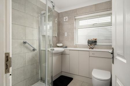 3 bedroom Bungalow for sale in Clayhill Crescent, Newbury, RG14