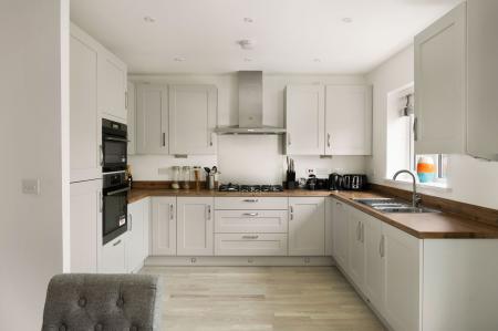 3 bedroom Semi-detached house for sale in Goodenough Drive, Wantage, OX12