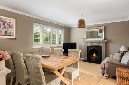 5 bedroom Detached house for sale in Gordon Road, Thatcham, RG18