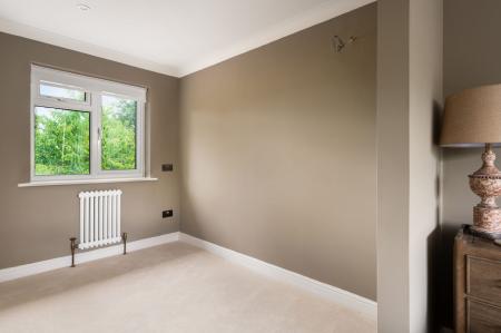 5 bedroom Detached house for sale in Gordon Road, Thatcham, RG18