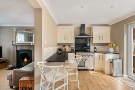 5 bedroom Detached house for sale in Gordon Road, Thatcham, RG18