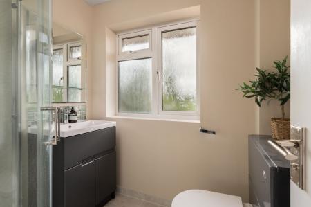 5 bedroom Detached house for sale in Gordon Road, Thatcham, RG18