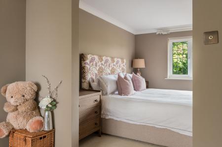 5 bedroom Detached house for sale in Gordon Road, Thatcham, RG18