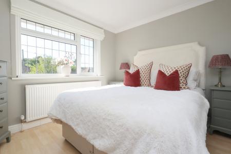 5 bedroom Detached house for sale in Gordon Road, Thatcham, RG18