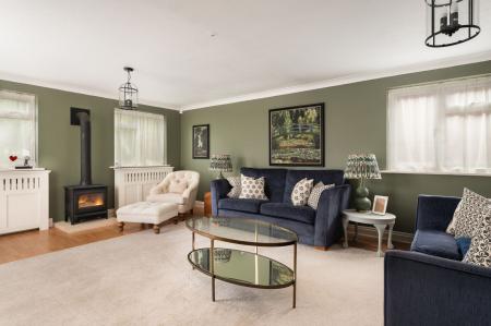 5 bedroom Detached house for sale in Gordon Road, Thatcham, RG18