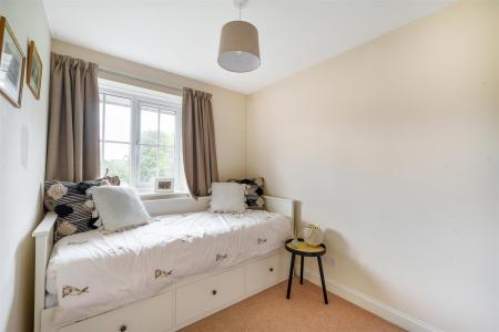 4 bedroom Detached house for sale in Mably Grove, Wantage, OX12