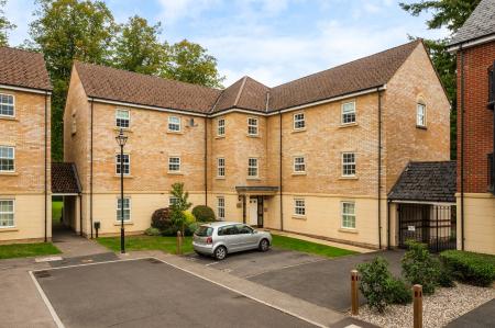 Old College Road, Newbury, RG14